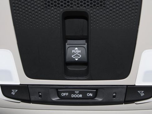 Used 2024 Honda HR-V EX-L image 12