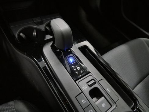 Certified 2025 Toyota Prius LE image 25