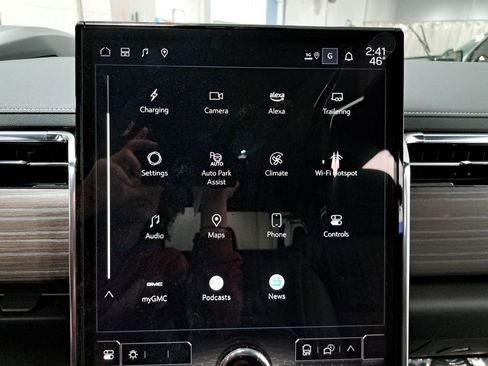 New 2025 GMC Sierra EV Denali image 32