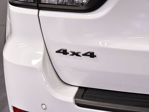 Used 2020 Jeep Grand Cherokee Trailhawk AWD/4WD image 13