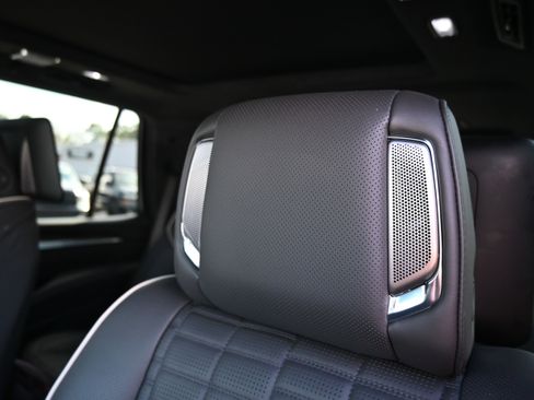 Used 2025 Cadillac Escalade V image 8