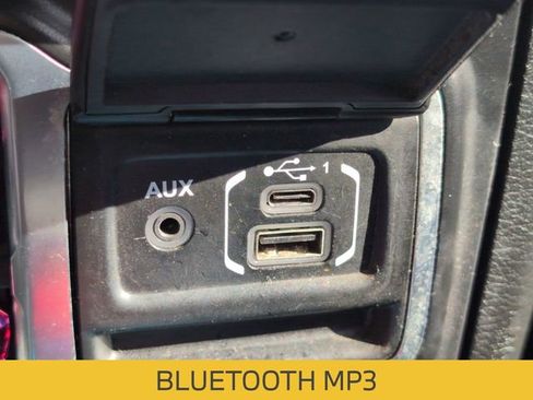 Used 2020 Jeep Gladiator Overland image 2