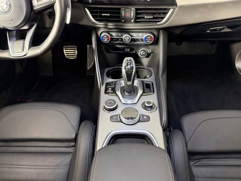 Used 2024 Alfa Romeo Giulia Veloce image 16