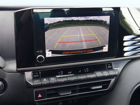 Used 2025 Toyota Camry SE FWD image 27