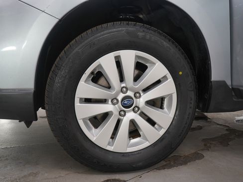 Used 2017 Subaru Outback 2.5i Premium image 29