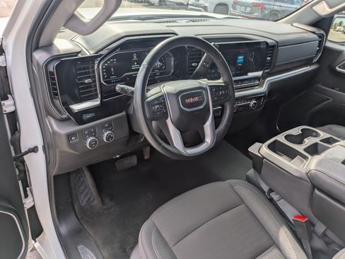 Used 2024 GMC Sierra 1500 SLE w/ X31 Off-Road Package AWD/4WD image 17