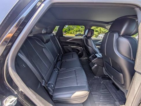Used 2024 Cadillac Lyriq Luxury AWD/4WD image 33