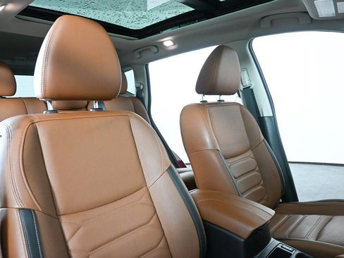 Used 2017 Nissan Rogue SL w/ SL Premium Package image 21