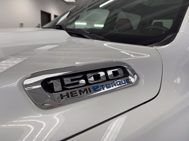 Used 2023 RAM 1500 Limited w/ Body-Colour Bumper Group AWD/4WD image 8