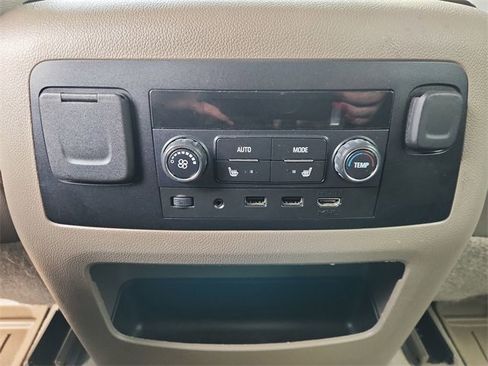 Used 2019 Chevrolet Tahoe LT w/ LT Signature Package image 22