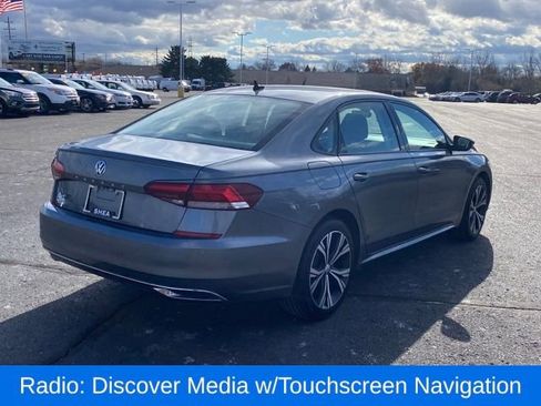 Used 2022 Volkswagen Passat 2.0T image 4