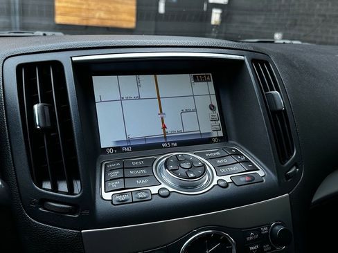 Used 2011 INFINITI G37 x Coupe w/ Premium Pkg image 24