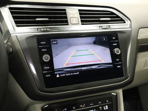 Used 2023 Volkswagen Tiguan SE FWD image 22