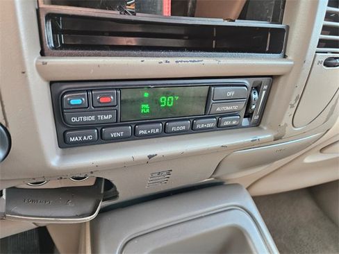 Used 1999 Ford Expedition XLT image 19