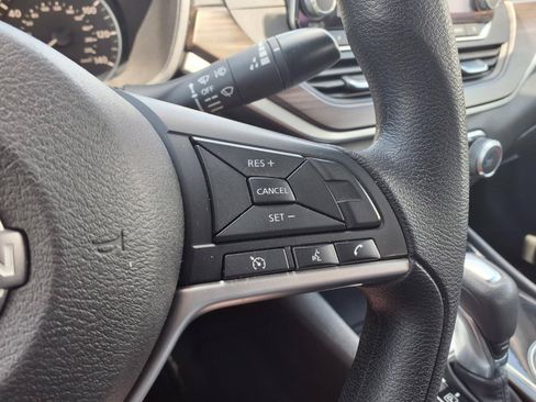 Used 2024 Nissan Altima 2.5 SV FWD image 29