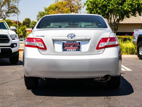 Used 2010 Toyota Camry LE FWD image 9