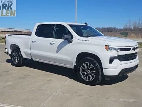 Used 2025 Chevrolet Silverado 1500 RST AWD/4WD image 2