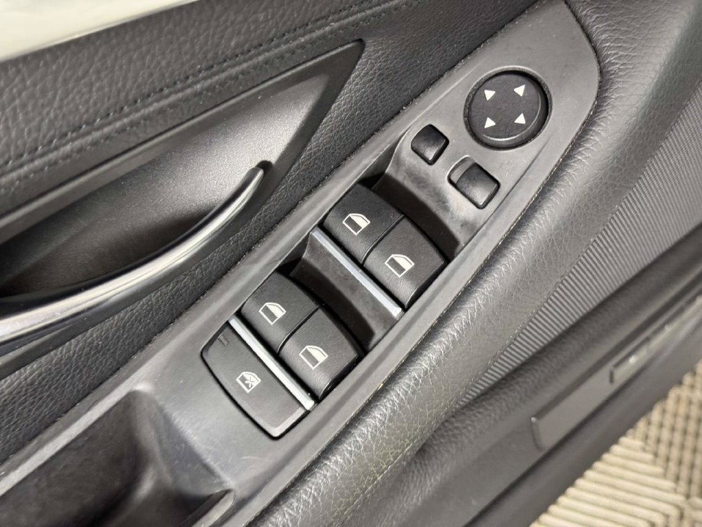 Used 2014 BMW 535i xDrive Sedan AWD/4WD image 17