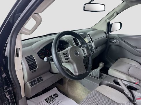 Used 2013 Nissan Frontier SV AWD/4WD image 9