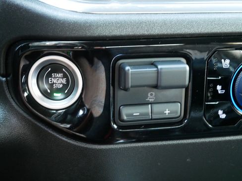 Used 2024 Chevrolet Silverado 3500 High Country w/ Z71 Off-Road Package AWD/4WD image 31