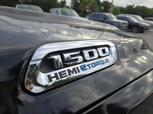 Used 2023 RAM 1500 Limited AWD/4WD image 9