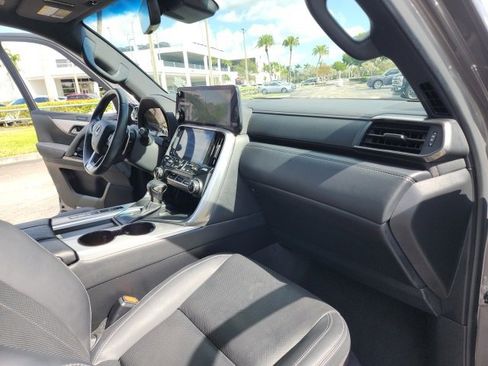 Used 2023 Lexus LX 600 F Sport image 26