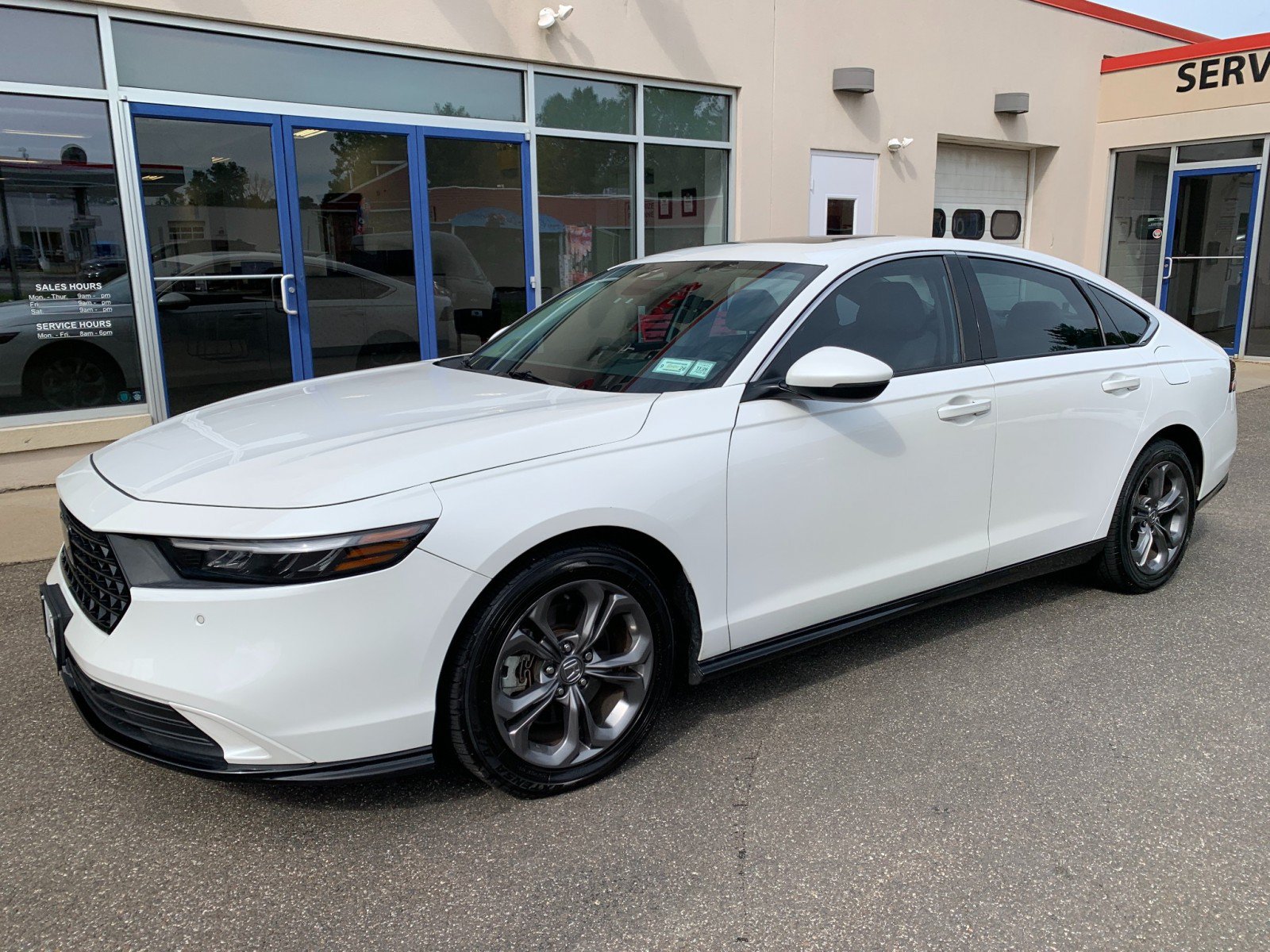 Used 2023 Honda Accord EX-L image 1