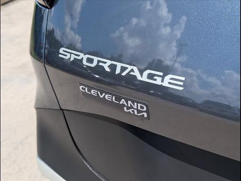 Used 2025 Kia Sportage EX FWD image 18