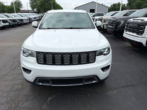 Used 2020 Jeep Grand Cherokee Altitude AWD/4WD image 3