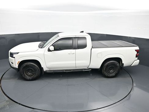 Used 2024 Nissan Frontier SV RWD image 15