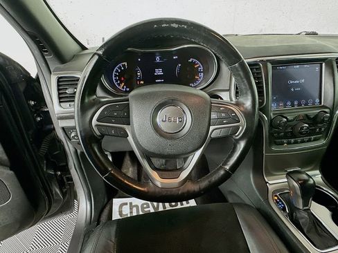 Used 2018 Jeep Grand Cherokee Altitude AWD/4WD image 11