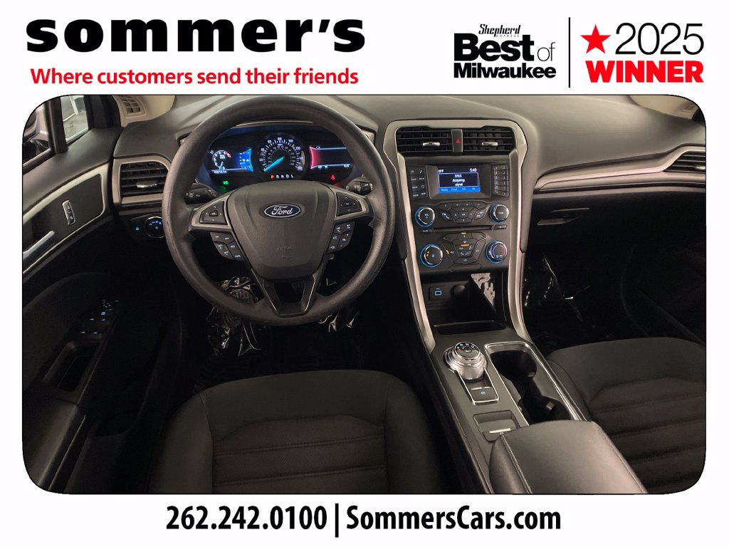Used 2018 Ford Fusion SE FWD image 12