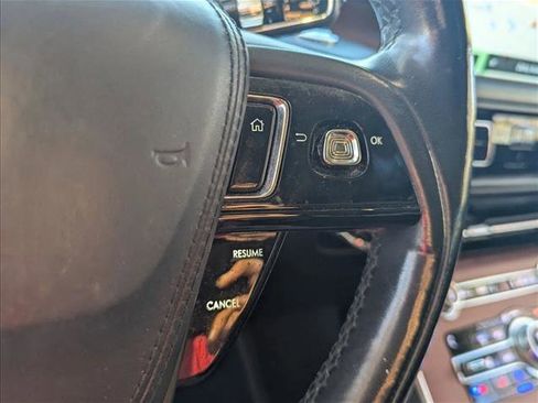 Used 2020 Lincoln Aviator Reserve w/ Elements Package Plus image 11