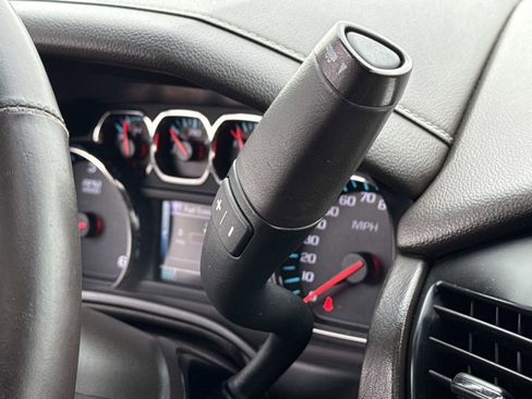 Used 2018 Chevrolet Suburban Premier image 7