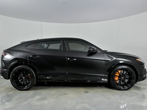 Used 2022 Lamborghini Urus AWD/4WD image 15