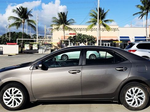 Used 2018 Toyota Corolla LE FWD image 2