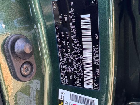 Used 2023 Toyota Highlander XLE image 19