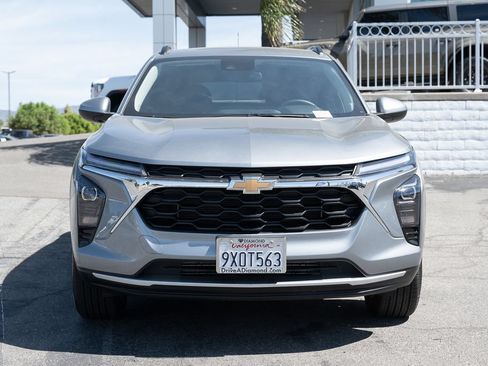 Used 2026 Chevrolet Trax LT w/ Driver Confidence Package FWD image 3