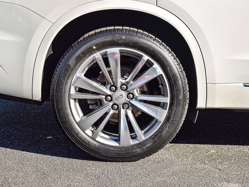 Used 2022 Cadillac XT6 Premium Luxury image 11