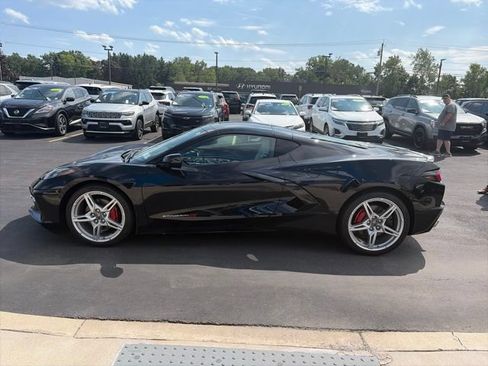 Used 2021 Chevrolet Corvette Stingray Coupe w/ Chrome Exterior Badge Package RWD image 3
