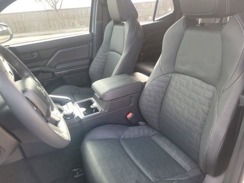 Used 2025 Toyota 4Runner TRD Off-Road Premium AWD/4WD image 24