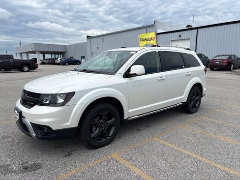 Used 2018 Dodge Journey Crossroad w/ Popular Equipment Group FWD image 3