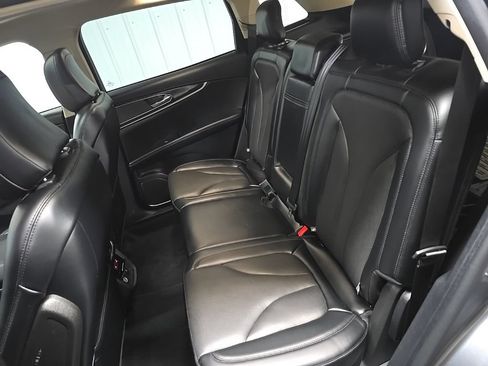 Used 2023 Lincoln Nautilus Reserve AWD/4WD image 38