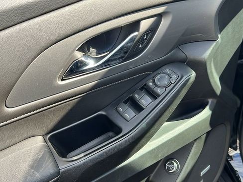 Used 2023 Chevrolet Traverse LT w/ LT Premium Package image 20