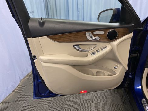 Used 2020 Mercedes-Benz GLC 300 4MATIC image 12