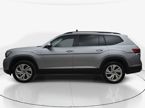 Used 2023 Volkswagen Atlas SE w/ Panoramic Sunroof Package FWD image 9