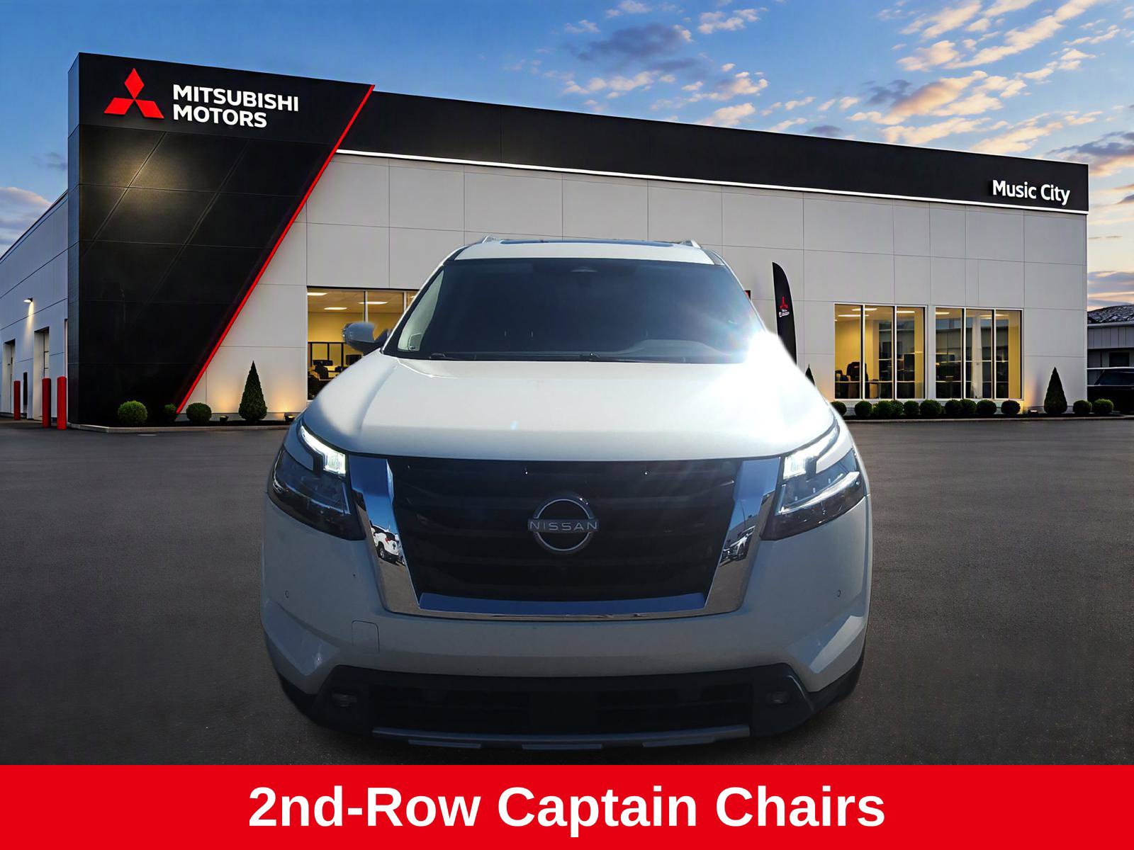 Used 2022 Nissan Pathfinder SL w/ SL Premium Package FWD image 11