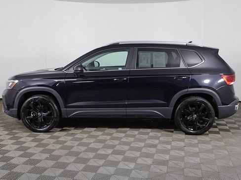 Used 2023 Volkswagen Taos SE w/ Panoramic Sunroof Package image 17