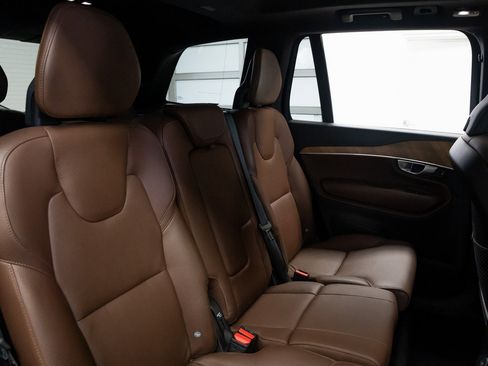Used 2023 Volvo XC90 T8 Plus image 25
