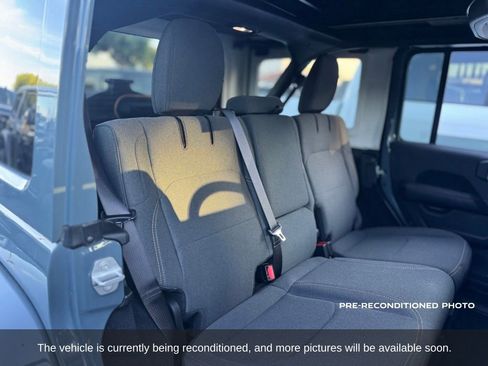 Used 2025 Jeep Wrangler Unlimited Sahara w/ Safety Group AWD/4WD image 13
